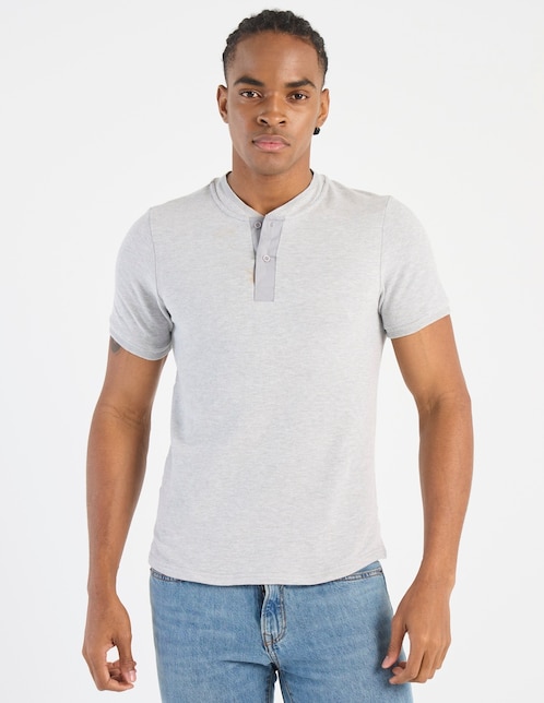 Playera cuello henley para hombre 1