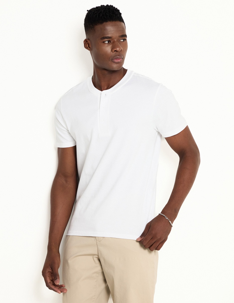Playera cuello henley para hombre 1