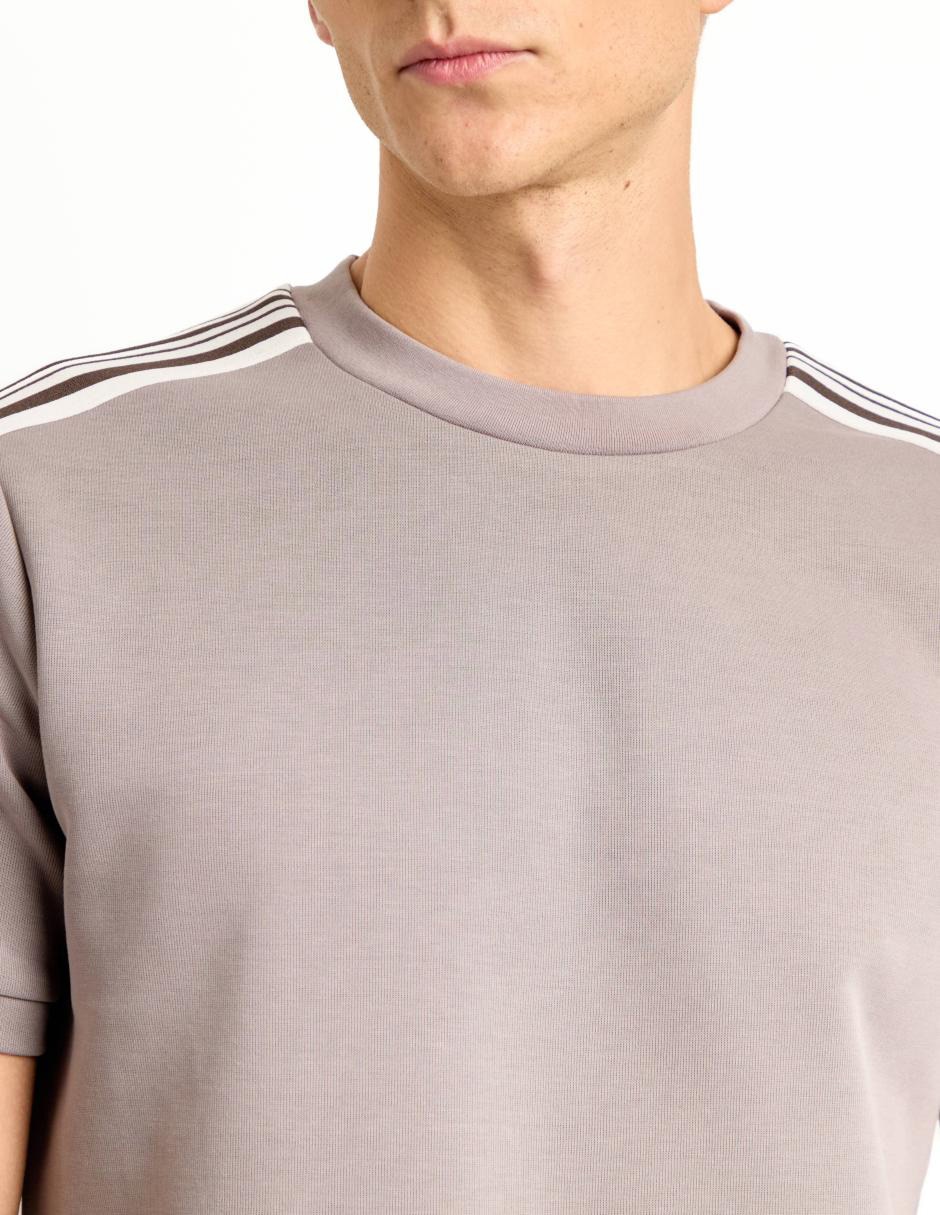 Playera cuello redondo para hombre 4