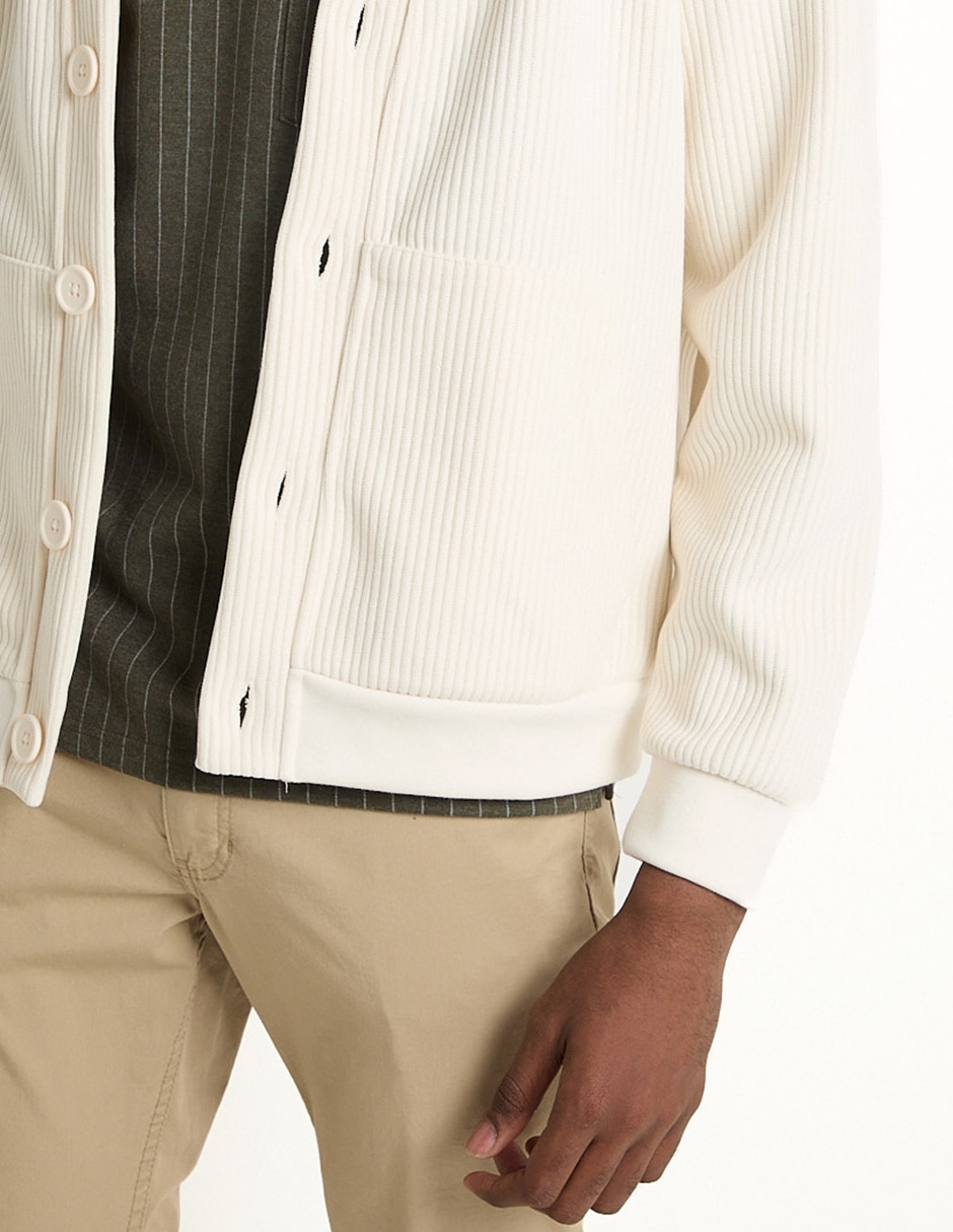Suéter cuello V para hombre 4
