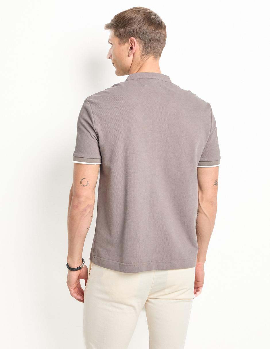 Playera cuello henley para hombre 2