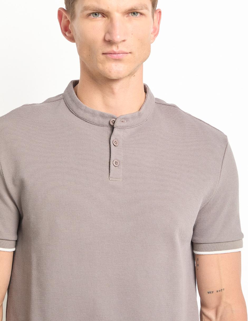 Playera cuello henley para hombre 4