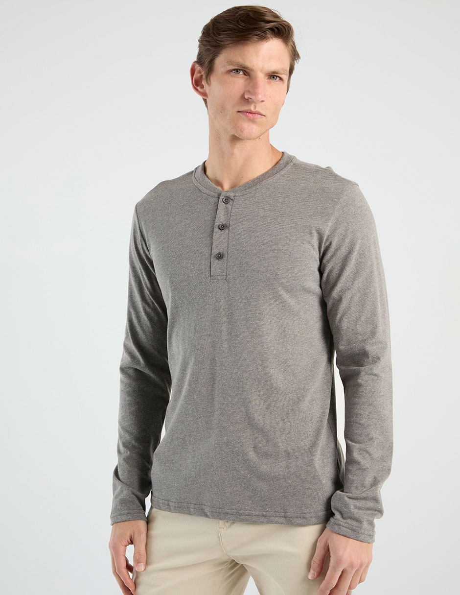 Playera cuello henley para hombre