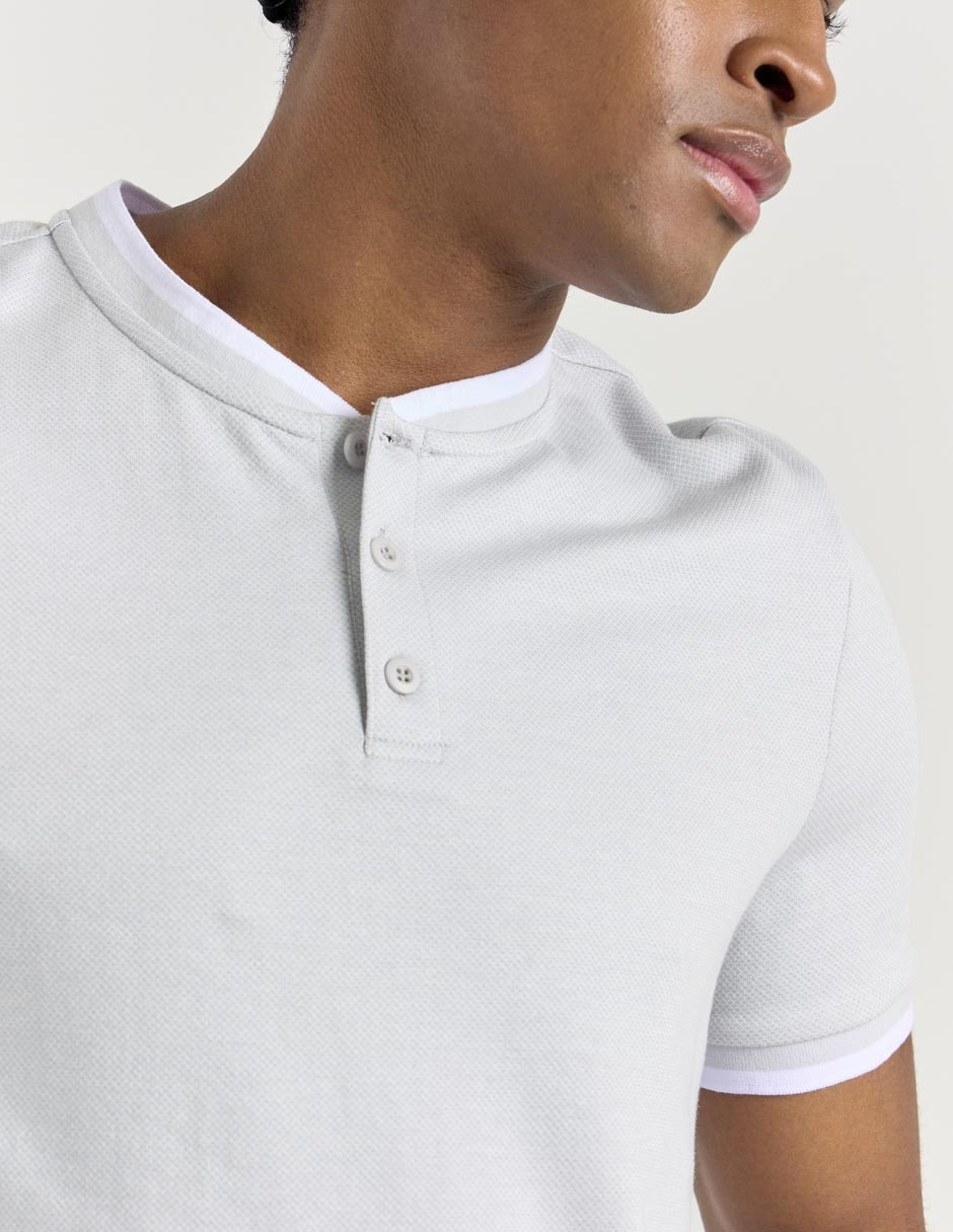 Playera cuello henley para hombre 4