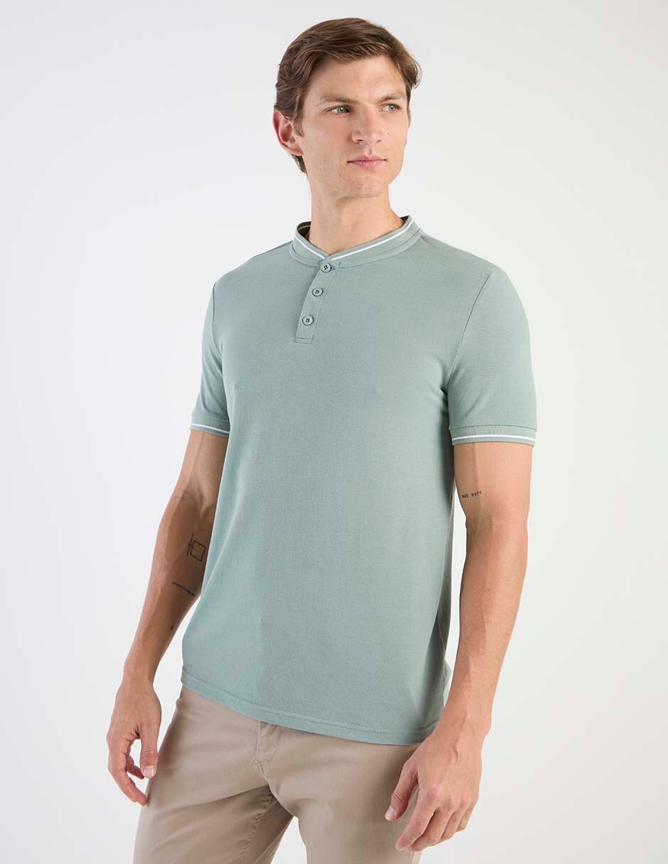 Playera cuello henley para hombre