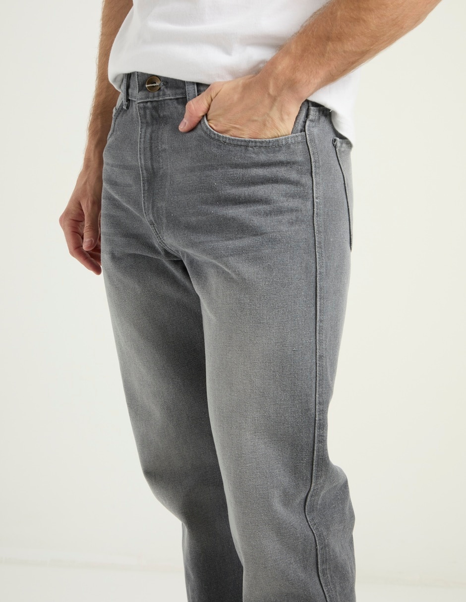 Jeans slim lavado stone wash para hombre 4